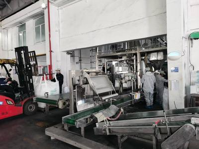 灌云縣臨港產業區:“趕訂單”“忙生產” 企業春節分外忙