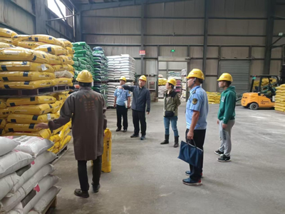 查隱患、重監管、強安全--農業農村部赴昆明市開展飼料生產企業現場檢查及產品例行監測抽樣工作